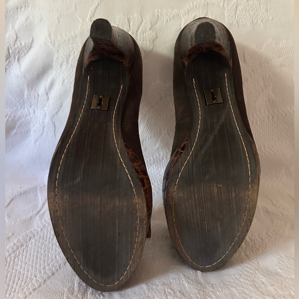 NWOT: Schuler & Sons Philadelphia - Anthropologie Brown Suede Pumps with Animal - Picture 6 of 6